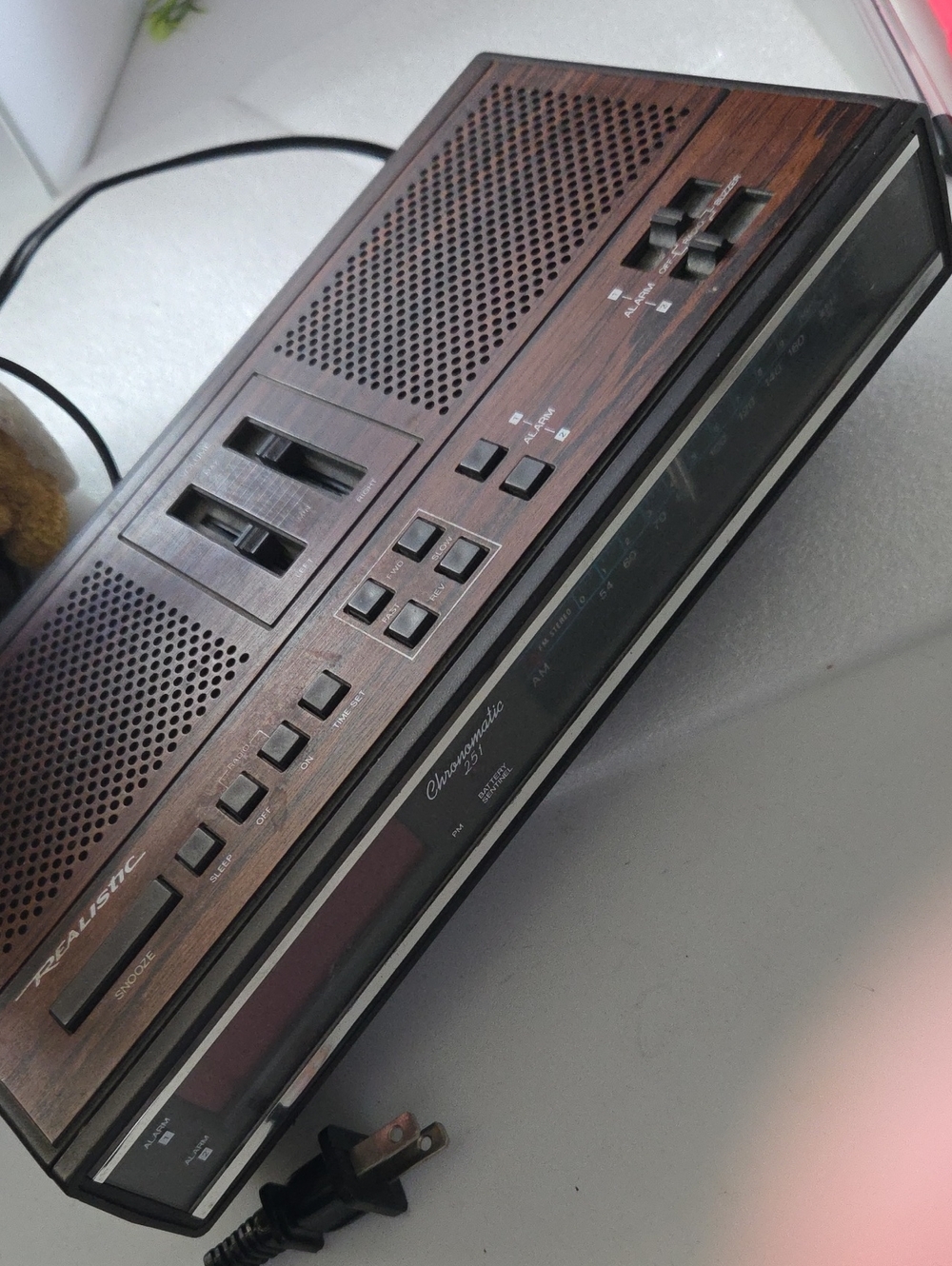 Vintage 1980s Realistic Radio Chronomatic 251 Working 12-1559 AMFM X221
